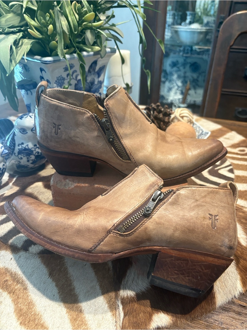 Frye Women's Tan Leather Pointed Ankle Booties